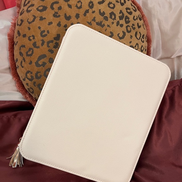 Makeup Sampler - Picture 2 of 6